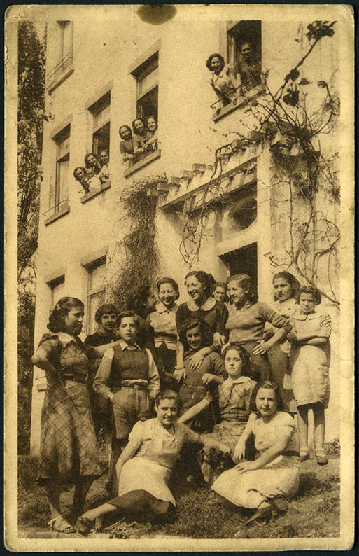 Foto antigua chicas en colegio